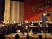 Евгений Шабалин, лауреат Всероссийского и международного конкурсов, доцент МГИМ им. Шнитке в сопровождении оркестра "Москва" блестяще исполнил фантазию "Вот мчится тройка почтовая" Н. Будашкина. Дирижер - Игорь Мокеров.