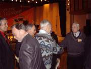 В центре - Михаил Рожков, Анатолий Тихонов. Встреча патриархов балалайки на одном из вечеров фестиваля. Слева - проф. Ш. Амиров, В. Гребенников, проф. Б. Михеев.