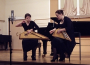 Дуэт гуслей - студентка 2 курса, стипендиат фонда Розума Марфа Никитина и выпускница Колледжа 2006 г., лауреат Всероссийского и Международного конкурсов, солистка Государственного оркестра "Гусляры России" Ольга Алексеева