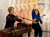 Первый в мире дуэт домры и клавишных гуслей! В. Махан + Е.Петухова Первый в мире дуэт домры и клавишных гуслей! В. Махан + Е.Петухова